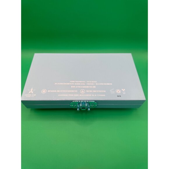 Jeffree Star Blue Blood Eyeshadow Palette With 18 Vibrant Shades & Secure Magnet - Picture 2 of 5